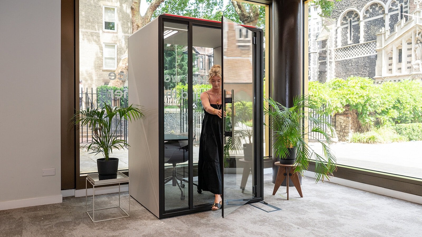 The direction in which doors open: left- or right-hinged?
